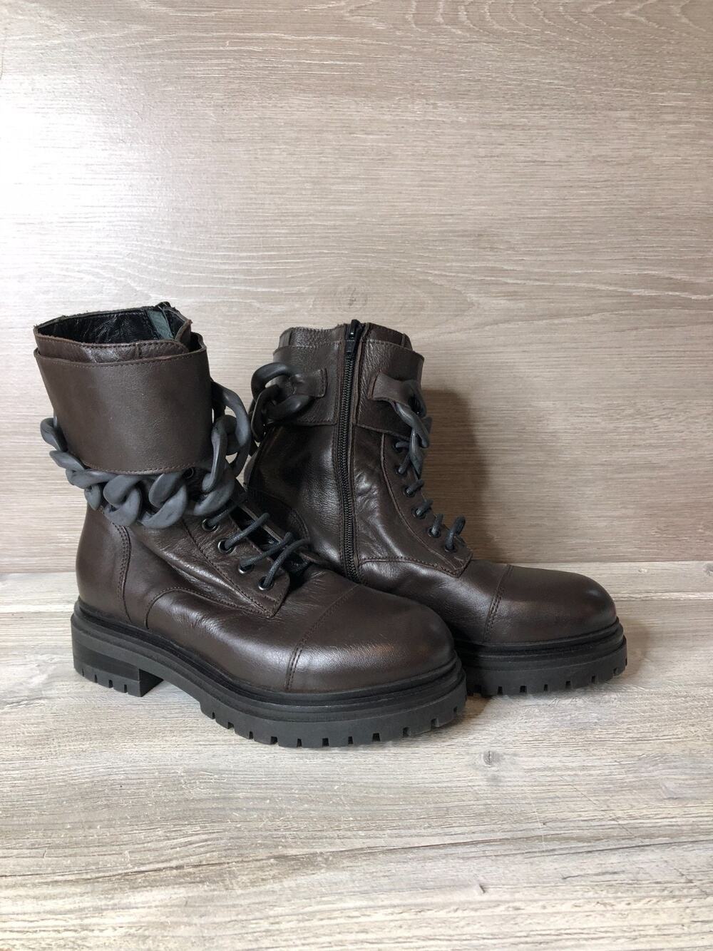 NWOB!! Beautiisoles by Robyn Zoey Brown Leather Lace up zip Combat Boots US 7/37